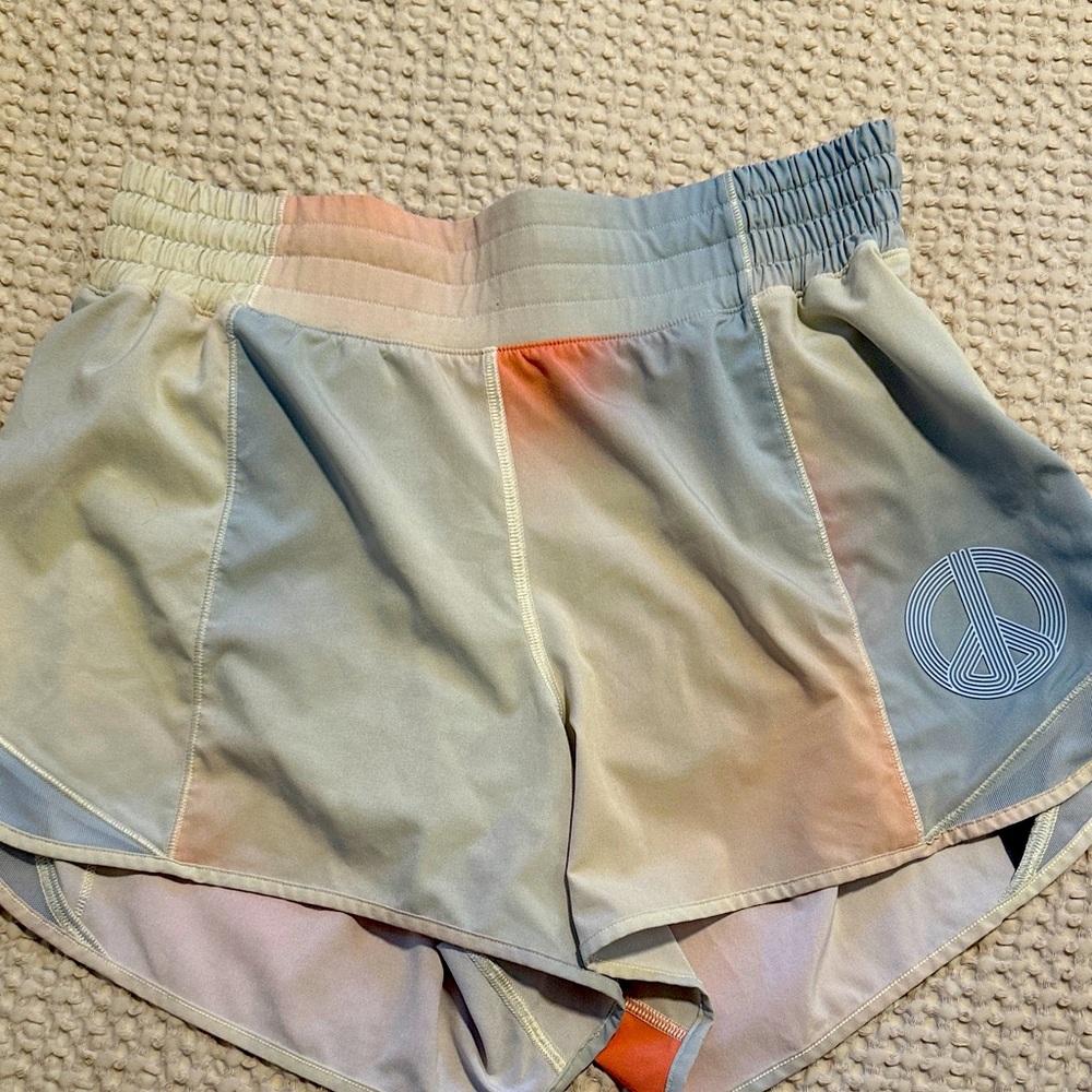 Lululemon Hotty Hot shorts- size 8
